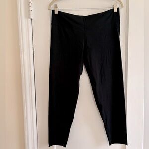 Black Tna leggings from Aritzia. Size Large. High waisted and ankle/crop length.